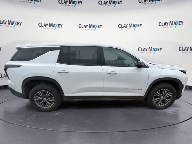 2024 Chevrolet Traverse LS