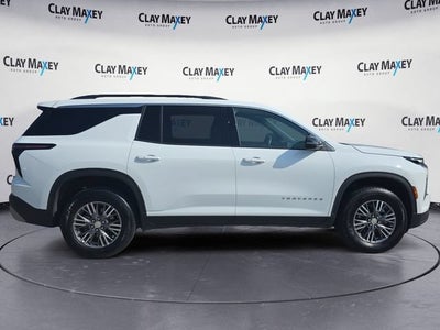 2025 Chevrolet Traverse LT
