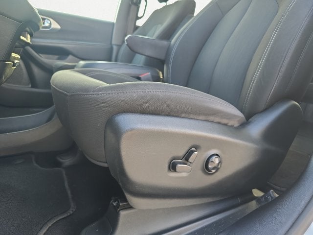 2023 Chrysler Pacifica Touring