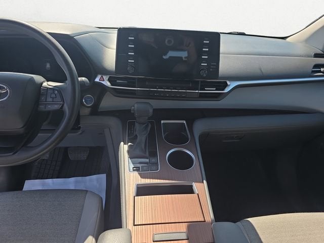 2024 Toyota Sienna LE