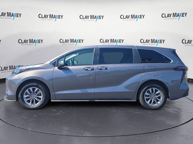 2024 Toyota Sienna LE