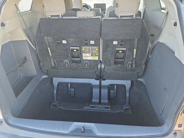 2024 Toyota Sienna LE