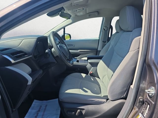 2024 Toyota Sienna LE