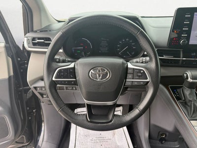 2024 Toyota Sienna XLE 8 Passenger