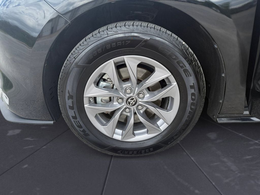 2024 Toyota Sienna XLE 8 Passenger