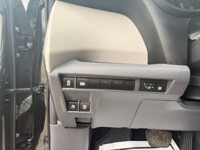 2024 Toyota Sienna XLE 8 Passenger