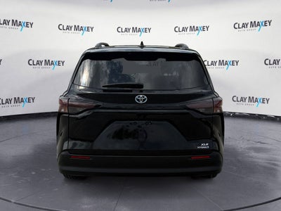 2024 Toyota Sienna XLE 8 Passenger