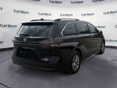 2024 Toyota Sienna XLE 8 Passenger