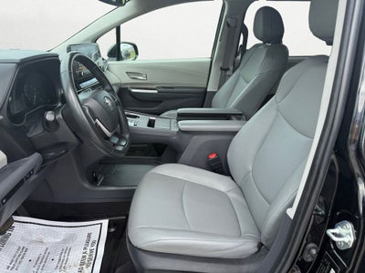 2024 Toyota Sienna XLE 8 Passenger