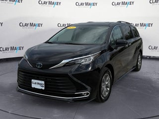2024 Toyota Sienna XLE 8 Passenger