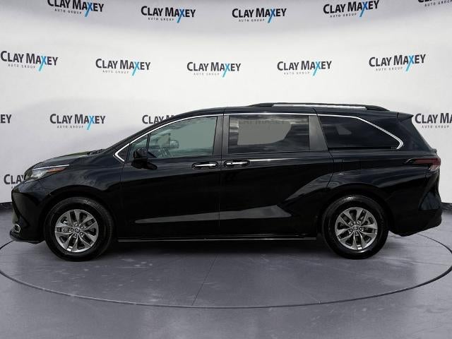 2024 Toyota Sienna XLE 8 Passenger