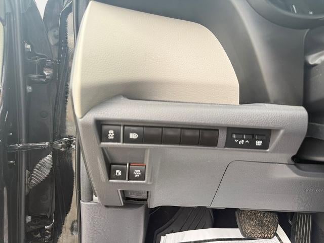 2024 Toyota Sienna XLE 8 Passenger