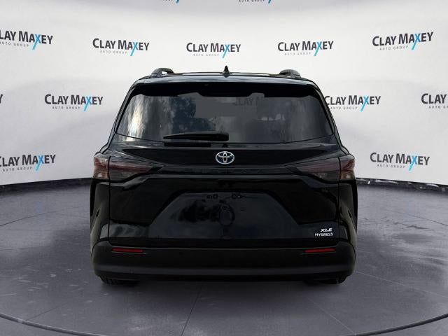 2024 Toyota Sienna XLE 8 Passenger