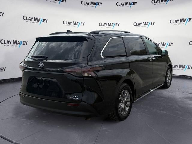 2024 Toyota Sienna XLE 8 Passenger