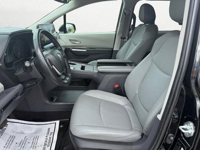 2024 Toyota Sienna XLE 8 Passenger