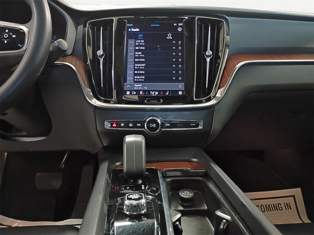 2024 Volvo S60 B5 Plus Dark Theme