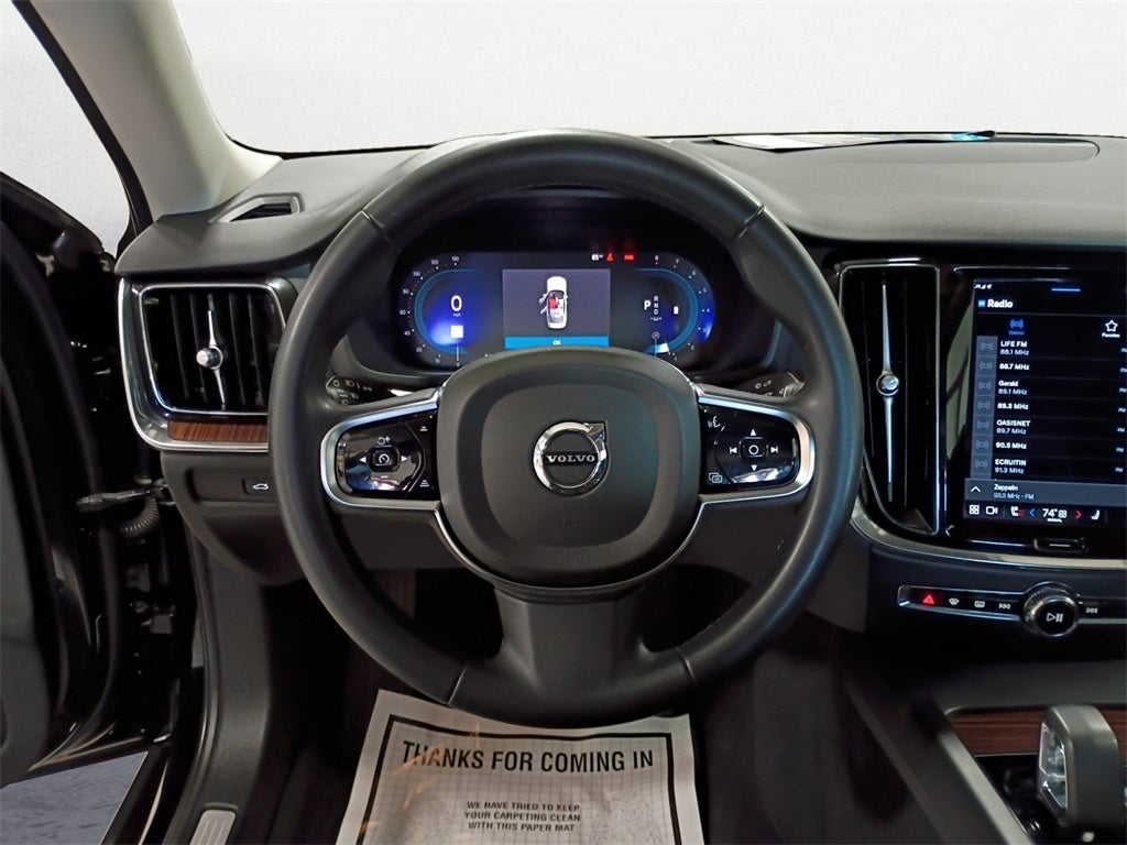 2024 Volvo S60 B5 Plus Dark Theme