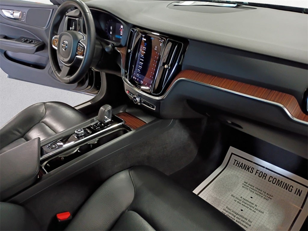 2024 Volvo S60 B5 Plus Dark Theme