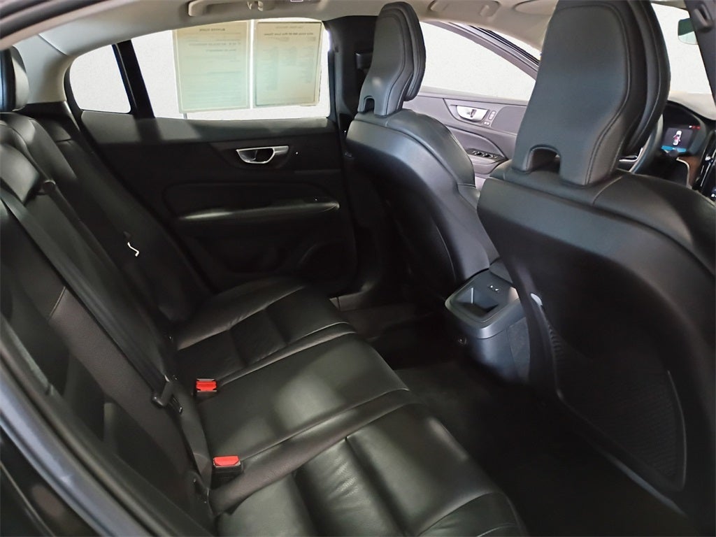 2024 Volvo S60 B5 Plus Dark Theme