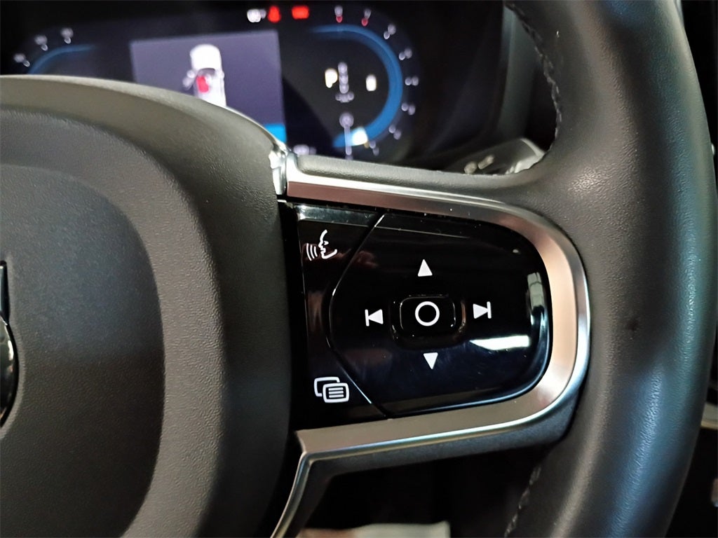 2024 Volvo S60 B5 Plus Dark Theme