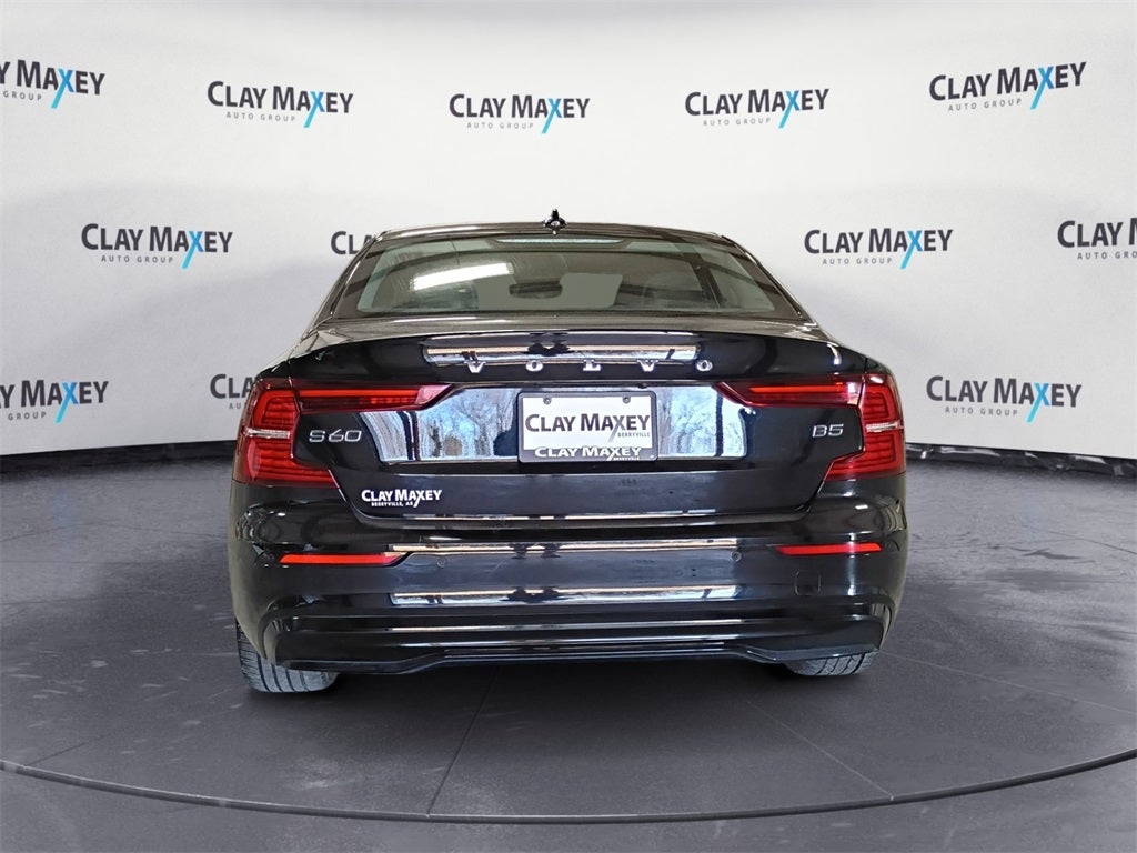 2024 Volvo S60 B5 Plus Dark Theme