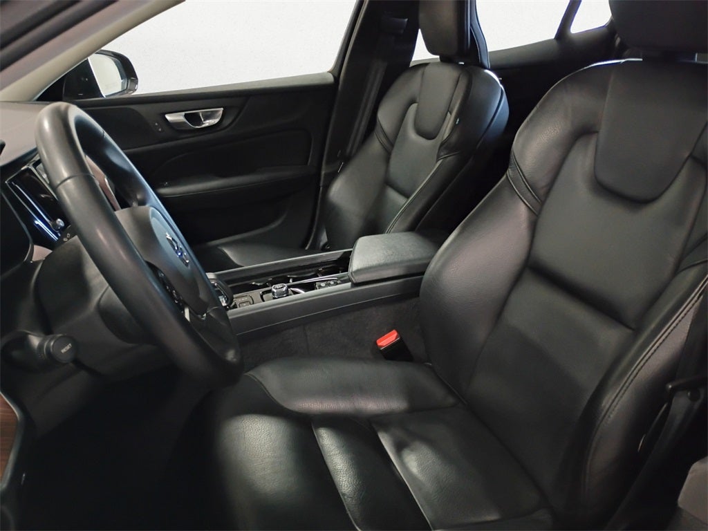 2024 Volvo S60 B5 Plus Dark Theme